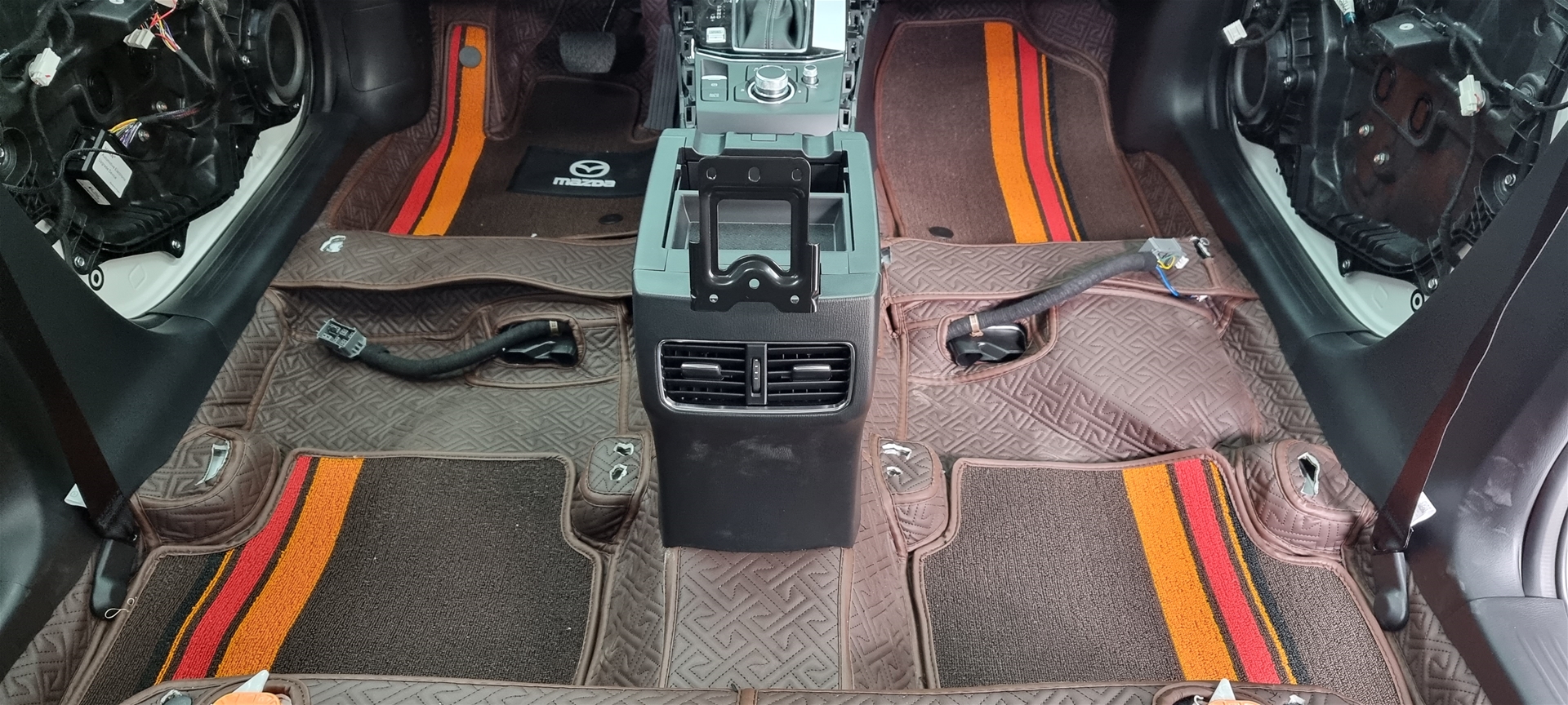 Đổi màu nội thất Mazda CX5 cam Hermes - Hình 3